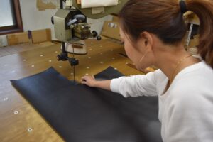 Gozen wallet made with precision — Japanese carbon fibre and Kevlar craftsmanship